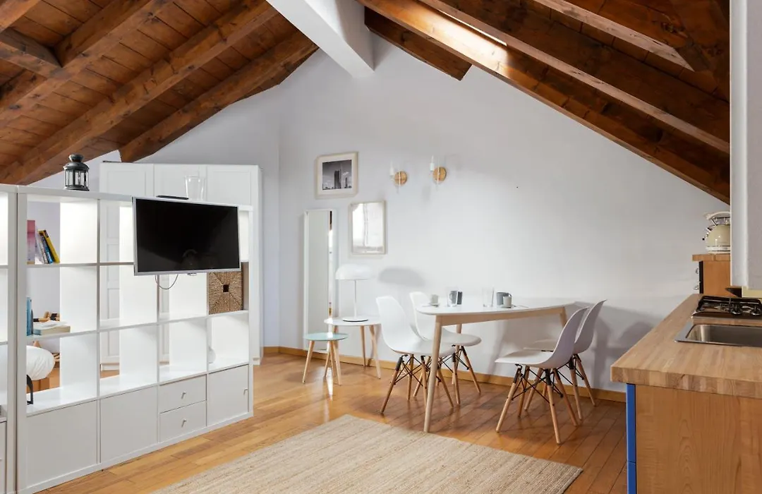 Hostmate - Milano - Farini - Isola-1